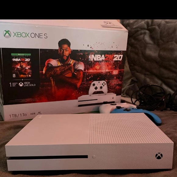 Xbox One S - Picture 8 of 12